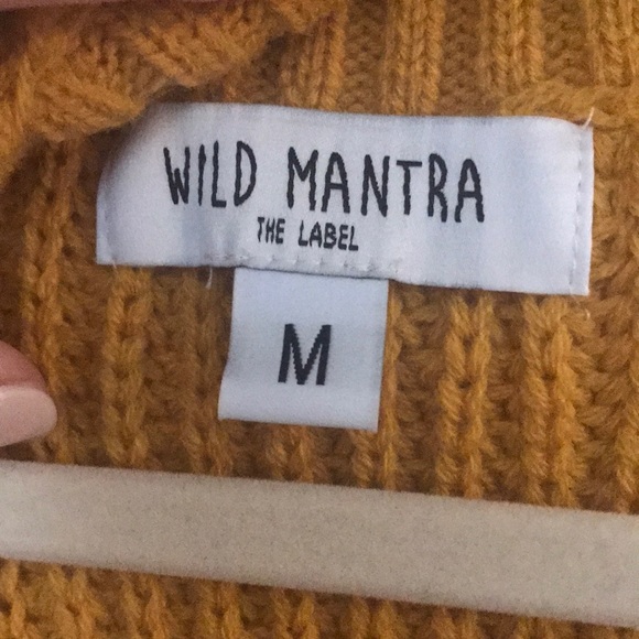 NWOT Cable knit sleeveless turtleneck - Picture 3 of 4